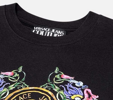 베르사체 진스 꾸뛰르 SS23 로고 그래픽 프린트 블랙 반팔 티셔츠 남성용 E74GAHF01-ECJ00F-E899 1