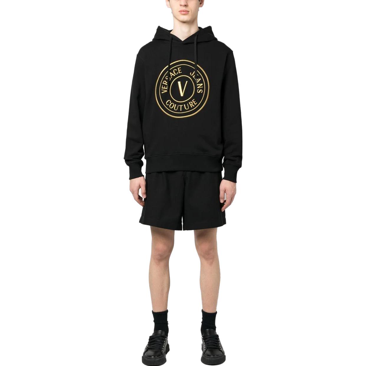 Lookbook VERSACE JEANS COUTURE SS23 Logo Print Black Sweatshirt Men. 74GAIT05-CF01T-G89