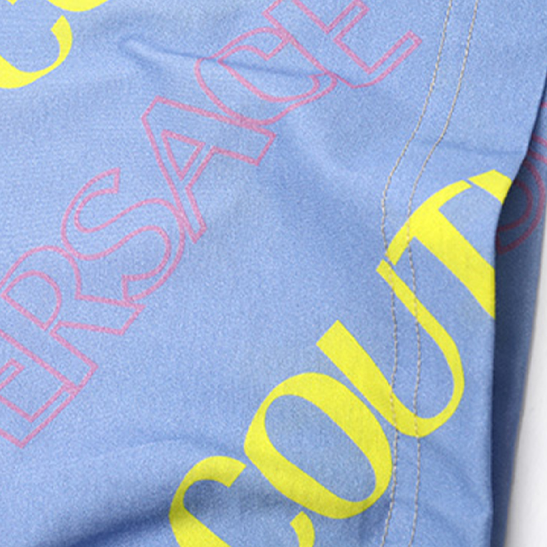 Purchase ヴェルサーチ ジーンズ クチュール SS24 総柄 ロゴ ルーズ Tシャツ メンズ ライトブラウン 76GAH6L1-JS296-750