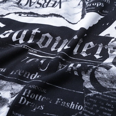 VERSACE JEANS COUTURE SS24 Baju-T Hitam Oversized Cetakan Logo 76GAH6L0-JS275-899 Purchase VERSACE JEANS COUTURE SS24 Baju-T Hitam Oversized Cetakan Logo 76GAH6L0-JS275-899