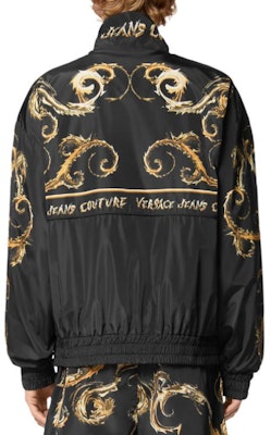 VERSACE JEANS COUTURE SS24 男士黑色高領印花防風外套。 E77GAS411-ECQD49-EG89 Purchase VERSACE JEANS COUTURE SS24 男士黑色高領印花防風外套。 E77GAS411-ECQD49-EG89