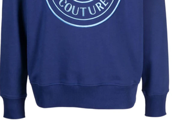 VERSACE JEANS FW23 Logo Print Crewneck Long Sleeve Sweatshirt. 75GAIT04-CF06T-238 Sizing VERSACE JEANS FW23 Logo Print Crewneck Long Sleeve Sweatshirt. 75GAIT04-CF06T-238