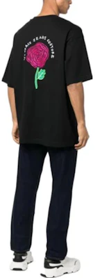 베르사체 진 SS23 블랙 로즈 프린트 크루넥 반팔 티셔츠 74GAHI01-CJ04I-899 Purchase 베르사체 진 SS23 블랙 로즈 프린트 크루넥 반팔 티셔츠 74GAHI01-CJ04I-899