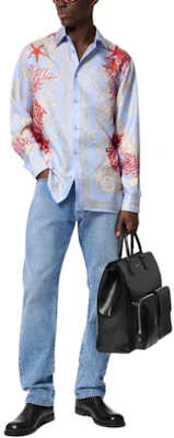 VERSACE La Vacanza 海星贝壳印花短袖衬衫 蓝色 SS24 1012141-1A11093-5UB20 Lookbook VERSACE La Vacanza 海星贝壳印花短袖衬衫 蓝色 SS24 1012141-1A11093-5UB20