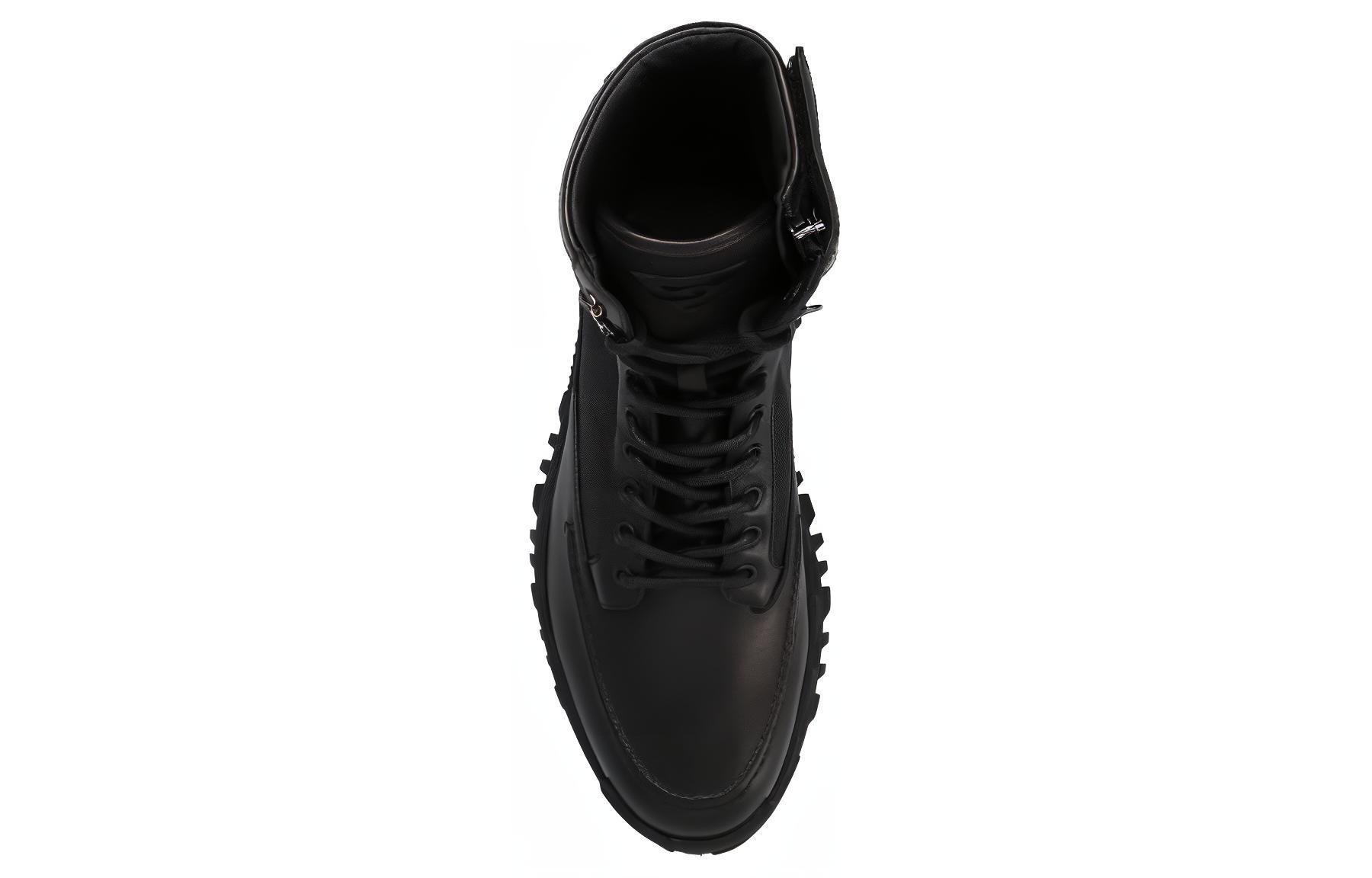 Shop 范思哲黑色皮革圆头短靴 DSU8416-DB3G-D41XN