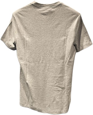 范思哲 男士灰色标志刺绣短袖圆领T恤 SS24款 A89500S-A230901-2EH60 Lookbook 范思哲 男士灰色标志刺绣短袖圆领T恤 SS24款 A89500S-A230901-2EH60