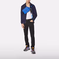 Shop VERSACE 徽標提花水洗丹寧長褲 男 黑色 A81832-1A00615_2D180