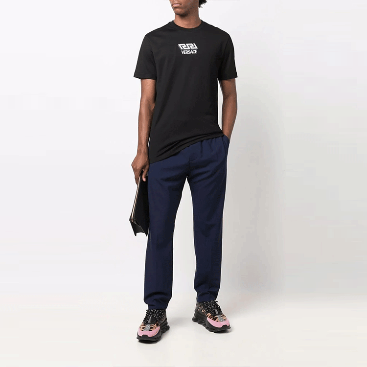 VERSACE Logo Print Crew Neck Short Sleeve T-Shirt Black - Fashion Tee 10024831A0-1814-1B000 圖 3