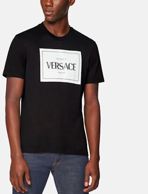 베르사체 로고 프린트 반소매 크루넥 티셔츠 A89296-A228806-A1008 Purchase 베르사체 로고 프린트 반소매 크루넥 티셔츠 A89296-A228806-A1008