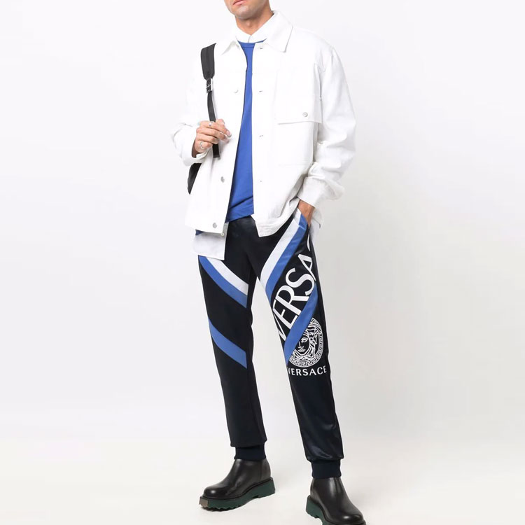 Lookbook VERSACE Logo Print Joggers Black 10014251-A010576-U300