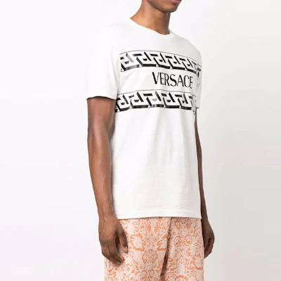 ヴェルサーチ ロゴプリント 半袖Tシャツ メンズ ホワイト 1002428-1A01780-1W000 Purchase ヴェルサーチ ロゴプリント 半袖Tシャツ メンズ ホワイト 1002428-1A01780-1W000