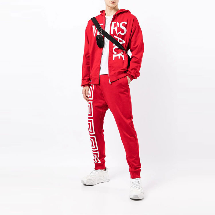 Shop Versace 紅色拉鍊連帽外套 經典Logo印花 1001083-1A00719-1R230