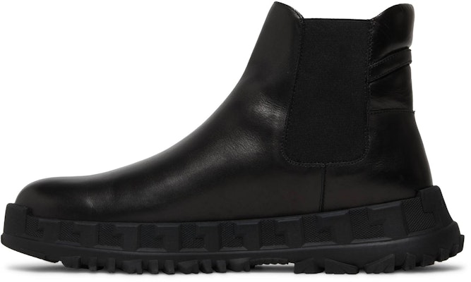 But Chelsea Versace Medusa 'Hitam' DSU8206-D60VG-D41 Lookbook But Chelsea Versace Medusa 'Hitam' DSU8206-D60VG-D41