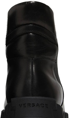 But Chelsea Versace Medusa 'Hitam' DSU8206-D60VG-D41 Sizing But Chelsea Versace Medusa 'Hitam' DSU8206-D60VG-D41