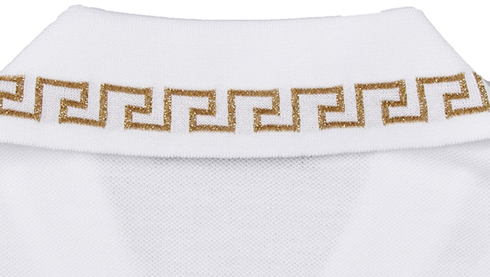 VERSACE Kaos Polo Lengan Pendek Putih Logo Emas Medusa dengan Saku A79252-A223004-A93A Sizing VERSACE Kaos Polo Lengan Pendek Putih Logo Emas Medusa dengan Saku A79252-A223004-A93A