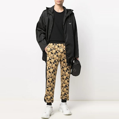 范思哲美杜莎针织拼色慢跑裤 - 黄色款 A887151-F006755-B000 Lookbook 范思哲美杜莎针织拼色慢跑裤 - 黄色款 A887151-F006755-B000