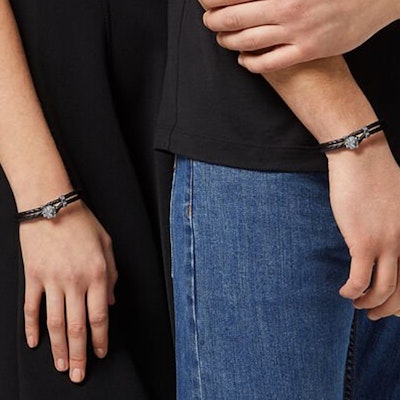 VERSACE Pulsera de Cuero Medusa Unisex para Parejas Negra DG05579-DMTN-D41UB Lookbook VERSACE Pulsera de Cuero Medusa Unisex para Parejas Negra DG05579-DMTN-D41UB