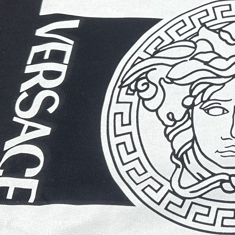 Shop Sudadera Negra Cuello Redondo con Logo Medusa de VERSACE. 1002767-1A02034-1B000