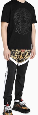 ヴェルサーチ メデューサプリント ブラック半袖Tシャツ A85172-A228806-A1008 Details for ヴェルサーチ メデューサプリント ブラック半袖Tシャツ A85172-A228806-A1008