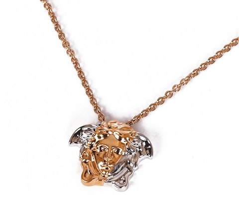 Kalung Versace Medusa Metalik Liontin Emas Perak DG1I024-DJMT-KVOP Shop Kalung Versace Medusa Metalik Liontin Emas Perak DG1I024-DJMT-KVOP