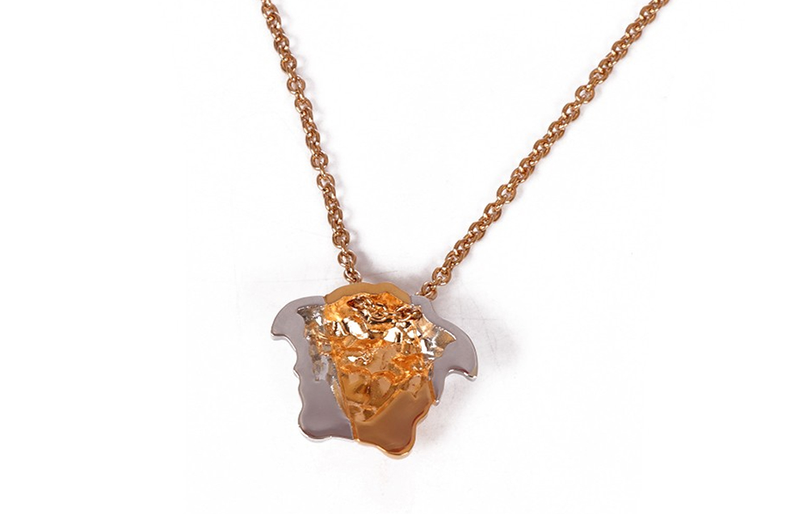Purchase Kalung Versace Medusa Metalik Liontin Emas Perak DG1I024-DJMT-KVOP