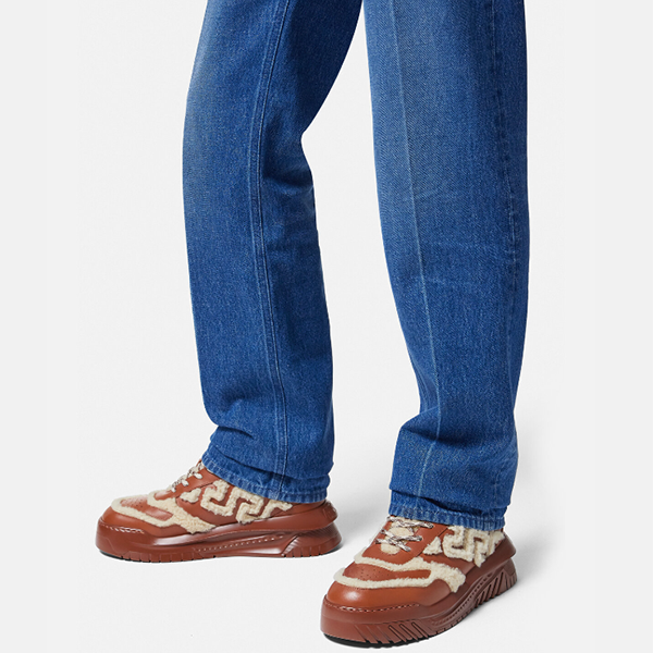 Shop VERSACE范思哲 Greca Odissea 羊毛皮 舒適氣質百搭 減震防滑耐磨 低幫 生活休閒鞋 男款 紅白