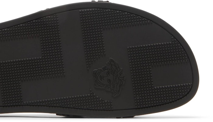 Versace Palazzo Medusa Selipar Kolam 'Hitam' DSU5883-DGO9G_D41 Purchase Versace Palazzo Medusa Selipar Kolam 'Hitam' DSU5883-DGO9G_D41