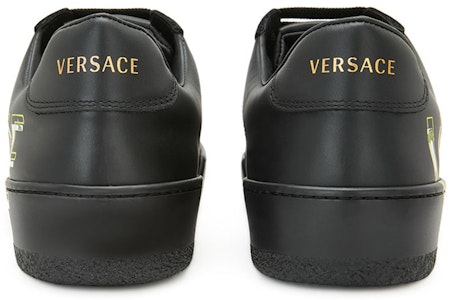 베르사체 블랙 플로럴 테니스 스니커즈 (50 characters) DSU7843-DV26G-D41M Shop 베르사체 블랙 플로럴 테니스 스니커즈 (50 characters) DSU7843-DV26G-D41M