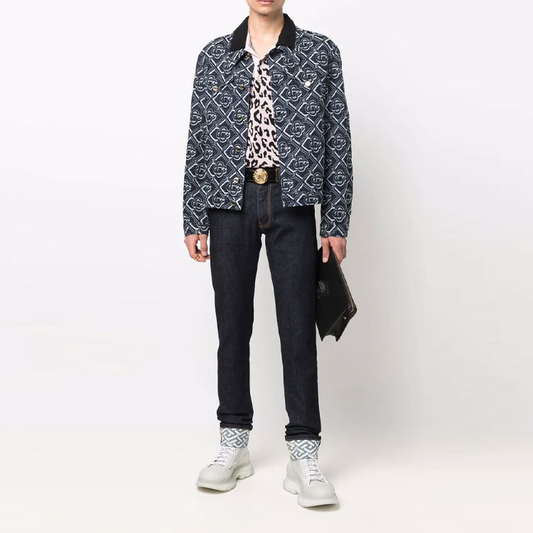 Lookbook 베르사체 솔리드 커프드 진 블루. A86056-1A02837-2D340