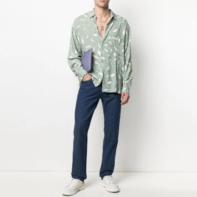 베르사체 솔리드 로고 패치 스트레이트 핏 청바지 블루. A864521-F00654-1D100 Lookbook 베르사체 솔리드 로고 패치 스트레이트 핏 청바지 블루. A864521-F00654-1D100