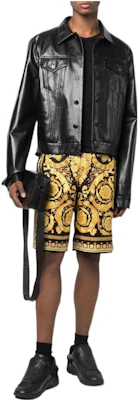 VERSACE SS22 Pantalones Cortos de Seda a la Rodilla Estampado Barocco Multicolor. 10024761A03044-5B000 Lookbook VERSACE SS22 Pantalones Cortos de Seda a la Rodilla Estampado Barocco Multicolor. 10024761A03044-5B000