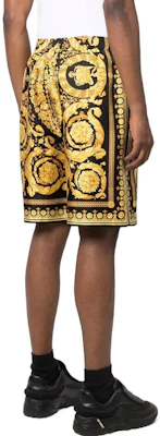 VERSACE SS22 Pantalones Cortos de Seda a la Rodilla Estampado Barocco Multicolor. 10024761A03044-5B000 Shop VERSACE SS22 Pantalones Cortos de Seda a la Rodilla Estampado Barocco Multicolor. 10024761A03044-5B000