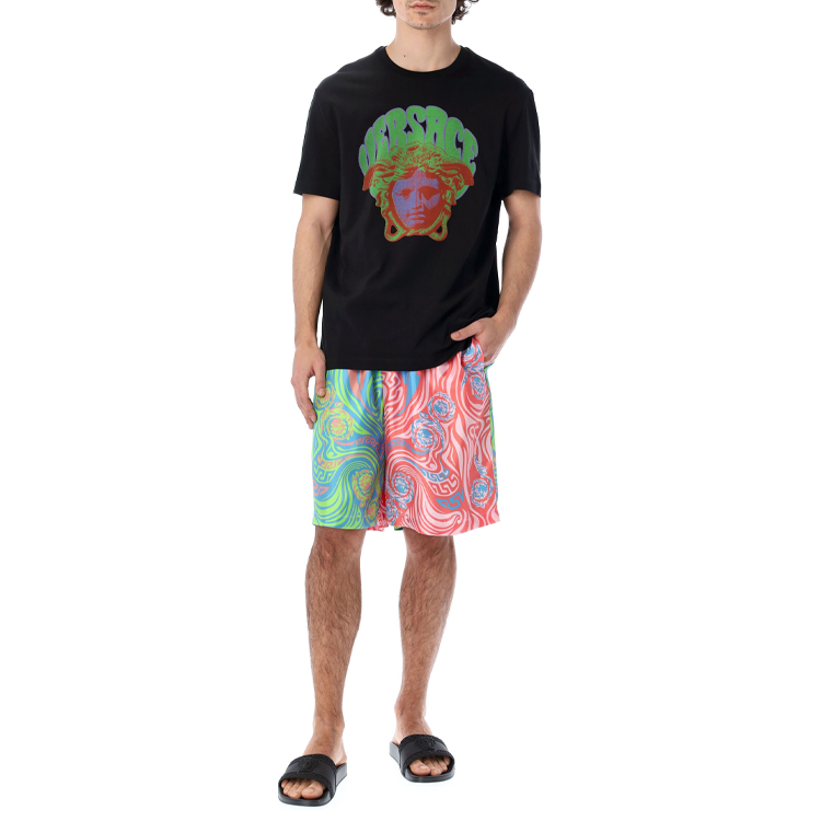 Versace SS22  Black Graphic Print Crewneck T-Shirt. 10039161-A02788-1B000 圖 4