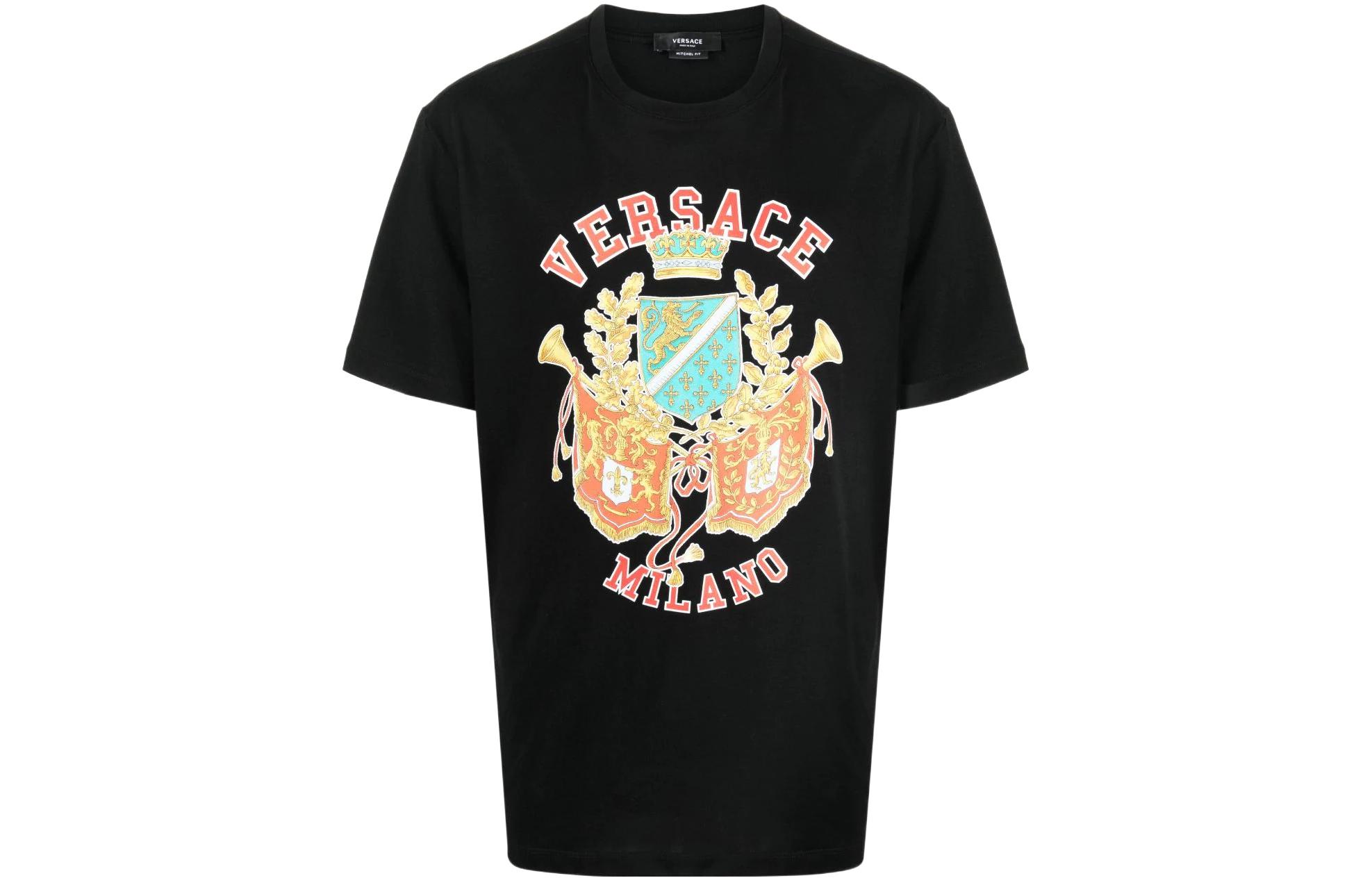 Buy VERSACE SS22 黑色印花Logo短袖T恤。 1005188-1A03480-1B000