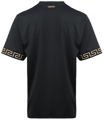 Camiseta Negra Manga Corta VERSACE SS22 con Diseño de Borde Estampado. 1004079-A23218-5A80G Lookbook Camiseta Negra Manga Corta VERSACE SS22 con Diseño de Borde Estampado. 1004079-A23218-5A80G