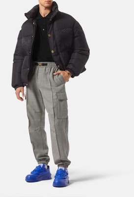 VERSACE SS22 Black Solid Minimalist Short Sleeve Polo Shirt 1006469-1A04468-1B000 Lookbook VERSACE SS22 Black Solid Minimalist Short Sleeve Polo Shirt 1006469-1A04468-1B000