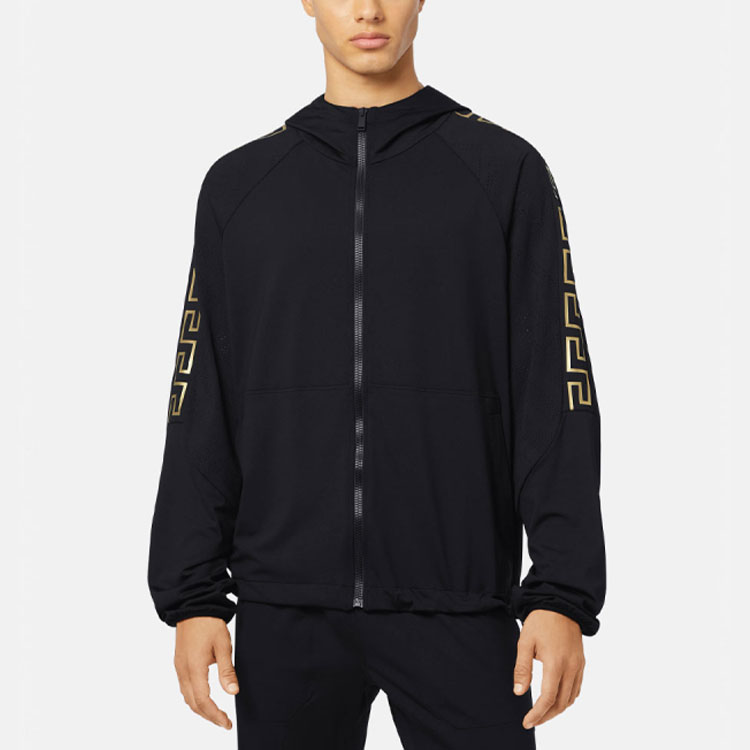 Shop VERSACE SS22 黑色拉鍊連帽外套夾克。 1003740-1A02574-1B000