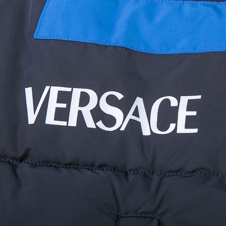 Shop VERSACE SS22 藍色色印花拉鍊棉質外套 1003640-1A02512-1U830
