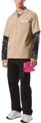 VERSACE SS22 Kemeja Cetakan Baroque Pelbagai Warna Lengan Pendek. 1006386-1A04360-5P470 Lookbook VERSACE SS22 Kemeja Cetakan Baroque Pelbagai Warna Lengan Pendek. 1006386-1A04360-5P470