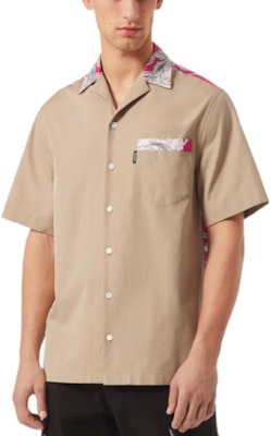 VERSACE SS22 Kemeja Cetakan Baroque Pelbagai Warna Lengan Pendek. 1006386-1A04360-5P470 Purchase VERSACE SS22 Kemeja Cetakan Baroque Pelbagai Warna Lengan Pendek. 1006386-1A04360-5P470