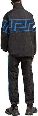 Versace SS22 Solid Elastic Waist Slim-Fit Casual Pants Black. 1003642-1A02513-1B000 Shop Versace SS22 Solid Elastic Waist Slim-Fit Casual Pants Black. 1003642-1A02513-1B000