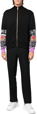 베르사체 SS22 블랙 하이넥 집업 스웻셔츠 10062911A040781B000 Lookbook 베르사체 SS22 블랙 하이넥 집업 스웻셔츠 10062911A040781B000