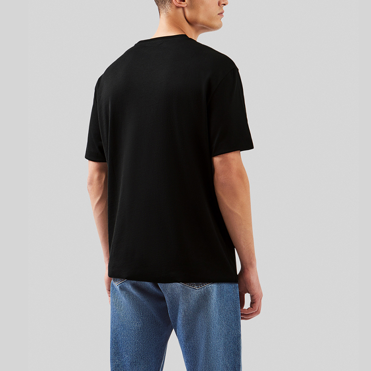 Shop 베르사체 SS22 블랙 로고 프린트 크루 넥 티셔츠 A83159-A228806-A1008