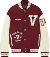 Versace SS22 Burgundy Single-Breasted Jacket with Large V Print 1004720-1A03577-2R610 Versace SS22 Burgundy Single-Breasted Jacket with Large V Print 1004720-1A03577-2R610