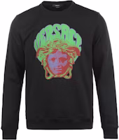 VERSACE SS22 Medusa Cartoon Graphic Crewneck Sweatshirt Black 1004015-1A02899-1B000 VERSACE SS22 Medusa Cartoon Graphic Crewneck Sweatshirt Black 1004015-1A02899-1B000