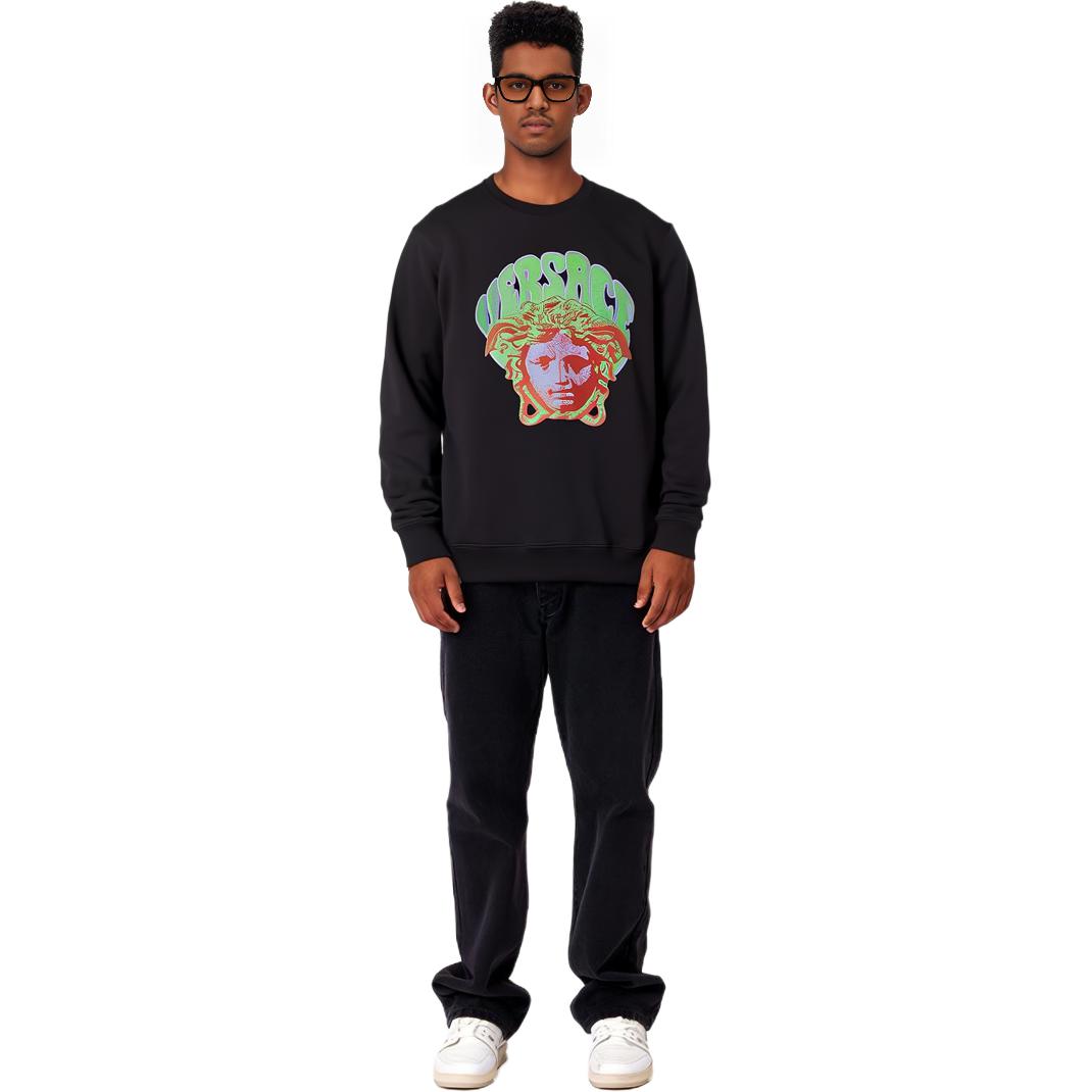 VERSACE SS22 Medusa Cartoon Graphic Crewneck Sweatshirt Black 1004015-1A02899-1B000 圖 5