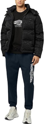 VERSACE SS22 Pantalones de Punto Logo Medusa Azul Marino 1004170-1A02861-1U830 Lookbook VERSACE SS22 Pantalones de Punto Logo Medusa Azul Marino 1004170-1A02861-1U830