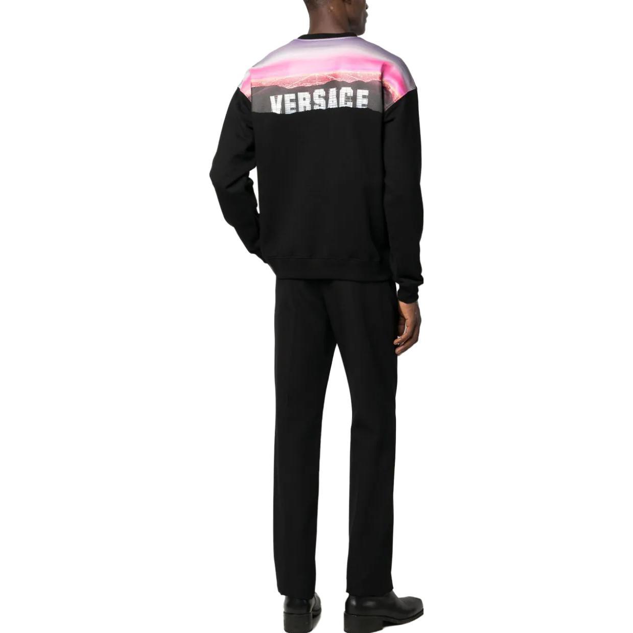 VERSACE SS23  Black Letter Print Crewneck Pullover Sweatshirt. 1012929-1A09339-2B510 圖 3