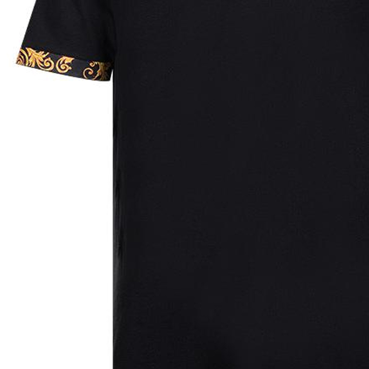 Sizing VERSACE SS23  Black Printed Short Sleeve Polo Shirt. 74GAGT1-8CJ01TB-899