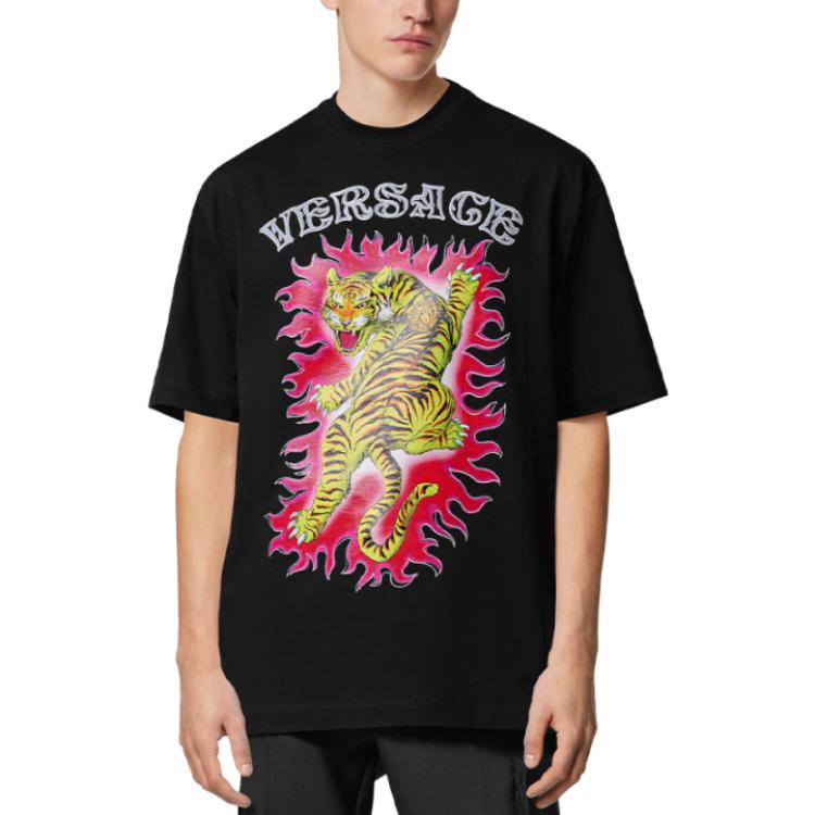 Purchase ヴェルサーチ SS23 ブラック 半袖クルーネック Tシャツ アニマルプリント入り 1010235-1A07456-1B000